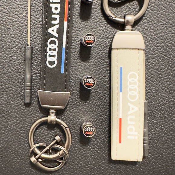 Car keychains for all car models + wheel caps - Picture 5 of 16